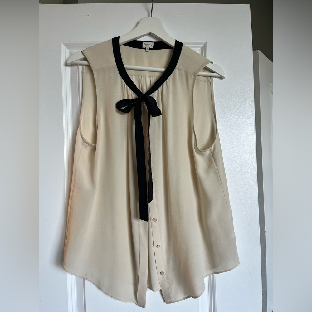 ARITZIA Silk sleeveless blouse